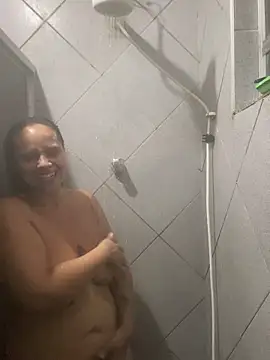Chloe Leaozinho online show from 05-04-26, 11:29