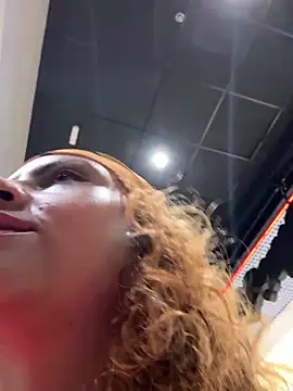 Chloe Leaozinho online show from 03-06-26, 05:08