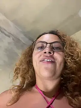 Chloe Leaozinho online show from 04-13-26, 12:09