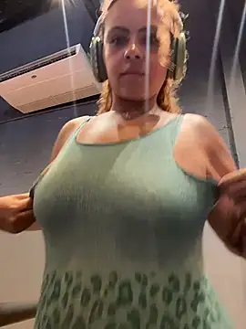 Chloe Leaozinho online show from 02-22-26, 04:08