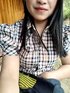 Snapshot of Tiyir597 chatting on 10-17-25, 02:48 Tiyir597 online show from 10-17-25, 02:48