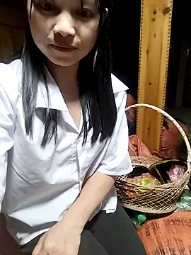 Snapshot of Tiyir597 chatting on 10-08-25, 02:29 Tiyir597 online show from 10-08-25, 02:29