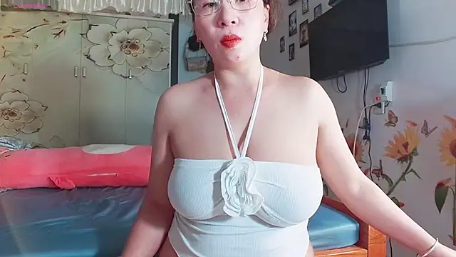 lyly asian online show from 04-22-26, 05:09