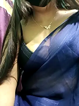 Snapshot of Bhanu-Sharma chatting on 10-10-25, 04:30 Bhanu-Sharma online show from 10-10-25, 04:30