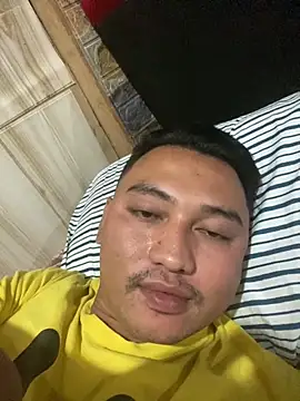 Snapshot of BicuriousExploer chatting on 11-04-25, 12:31 BicuriousExploer online show from 11-04-25, 12:31