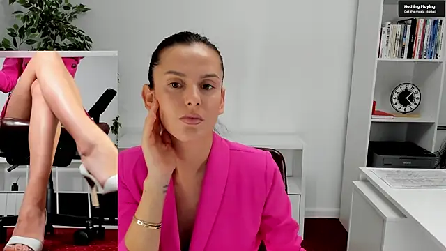 Snapshot of LegswAttitude chatting on 10-15-25, 07:38 LegswAttitude online show from 10-15-25, 07:38