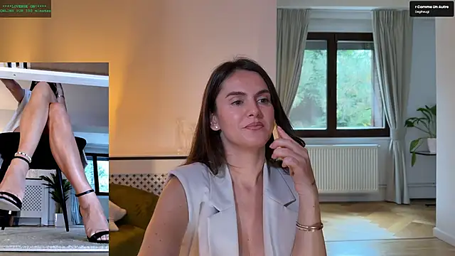 Snapshot of LegswAttitude chatting on 10-06-25, 08:04 LegswAttitude online show from 10-06-25, 08:04