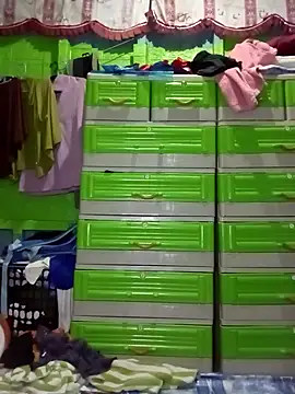 pretty me092121 online show from 12-18-25, 05:28