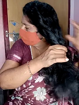 Jessi 25 online show from 10-21-25, 05:23