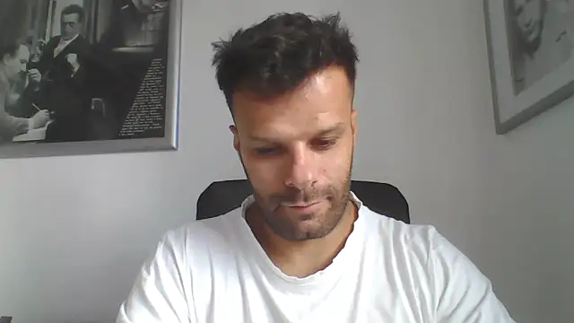 Snapshot of FROCETTO93 chatting on 09-12-25, 06:46 FROCETTO93 online show from 09-12-25, 06:46