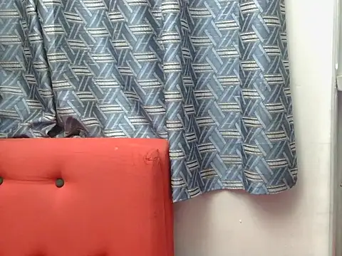 prettykrysgirl online show from 05-12-26, 08:54
