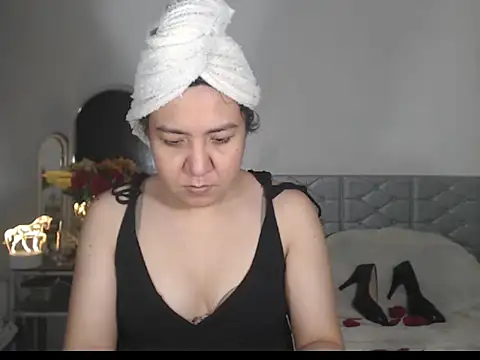 Snapshot of stellahugeX chatting on 10-26-25, 07:53 stellahugeX online show from 10-26-25, 07:53