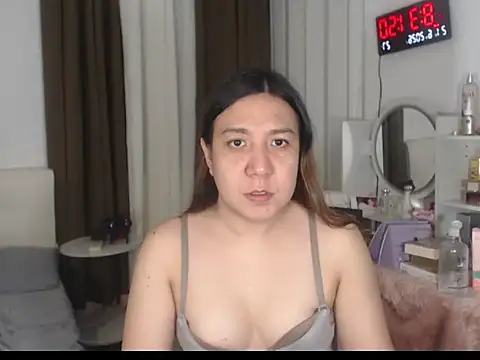 Snapshot of stellahugeX chatting on 06-21-26, 12:33 stellahugeX online show from 06-21-26, 12:33