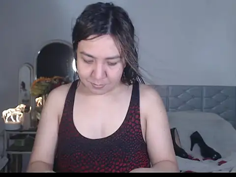 Snapshot of stellahugeX chatting on 10-13-25, 11:23 stellahugeX online show from 10-13-25, 11:23