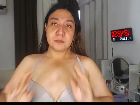 Snapshot of stellahugeX chatting on 06-17-26, 04:45 stellahugeX online show from 06-17-26, 04:45