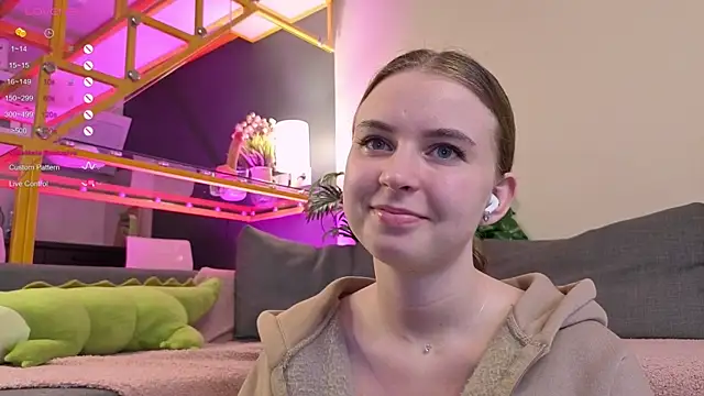 FlexiPixie online show from 10-14-25, 08:15