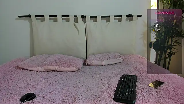 Snapshot of ashly_jones_ chatting on 10-10-25, 04:46 ashly jones  online show from 10-10-25, 04:46