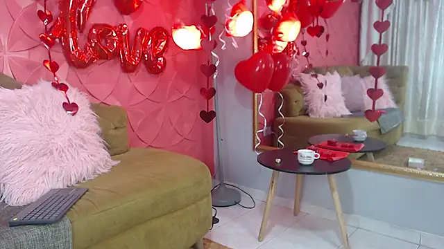 Snapshot of SailonTeen chatting on 02-15-25, 03:39 SailonTeen online show from 02-15-25, 03:39