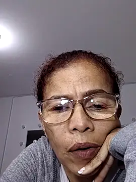 Snapshot of Merybeks chatting on 02-14-26, 10:37 Merybeks online show from 02-14-26, 10:37