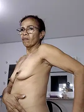 Snapshot of Merybeks chatting on 02-21-26, 10:39 Merybeks online show from 02-21-26, 10:39