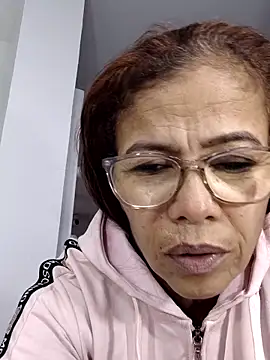 Snapshot of Merybeks chatting on 03-17-26, 10:29 Merybeks online show from 03-17-26, 10:29