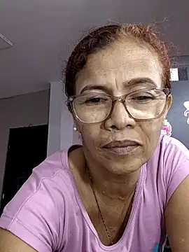 Snapshot of Merybeks chatting on 06-24-26, 11:20 Merybeks online show from 06-24-26, 11:20