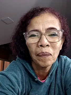 Snapshot of Merybeks chatting on 04-01-26, 10:38 Merybeks online show from 04-01-26, 10:38