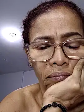 Snapshot of Merybeks chatting on 02-15-26, 10:47 Merybeks online show from 02-15-26, 10:47