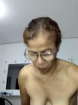 Snapshot of Merybeks chatting on 02-08-26, 10:57 Merybeks online show from 02-08-26, 10:57