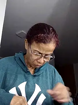 Snapshot of Merybeks chatting on 04-07-26, 09:44 Merybeks online show from 04-07-26, 09:44