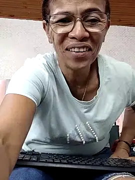 Snapshot of Merybeks chatting on 03-03-26, 10:44 Merybeks online show from 03-03-26, 10:44