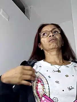 Snapshot of Merybeks chatting on 03-12-26, 10:41 Merybeks online show from 03-12-26, 10:41