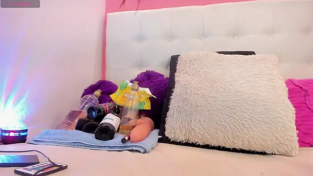 Willow Wright online show from 09-30-25, 01:39