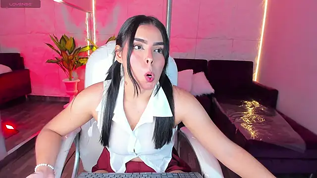 LovelyEyesx online show from 09-27-25, 05:19