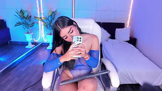 LovelyEyesx online show from 11-04-25, 05:17