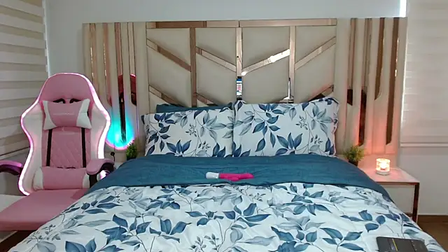 violett star1 online show from 12-20-25, 01:03