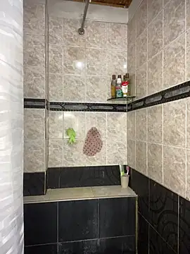 juliana-mancini online show from 11-13-25, 05:06