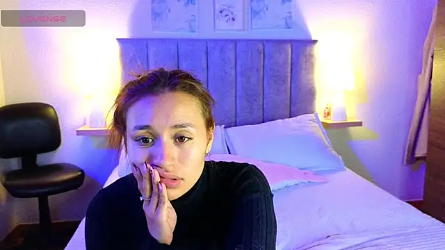 juliana-mancini online show from 11-05-25, 06:22