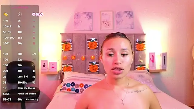 juliana-mancini online show from 10-28-25, 05:12