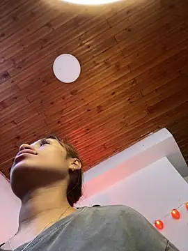 juliana-mancini online show from 10-27-25, 07:48