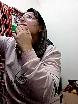 Snapshot of Miranda_sexlove_ chatting on 10-21-25, 03:22 Miranda sexlove online show from 10-21-25, 03:22