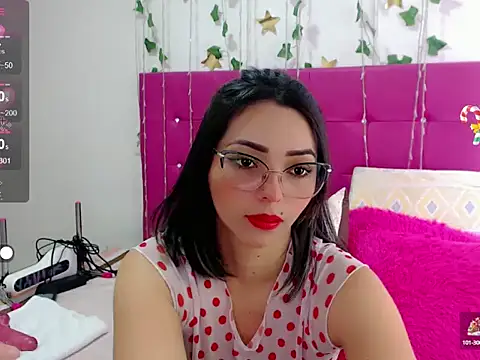 sara arias00 online show from 10-13-25, 01:45