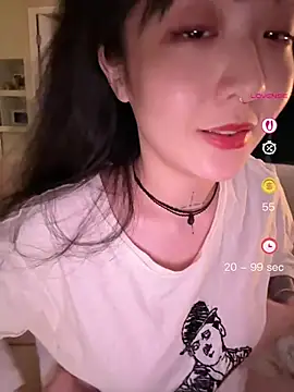 Snapshot of Etherealcat33 chatting on 06-03-26, 02:33 Etherealcat33 online show from 06-03-26, 02:33