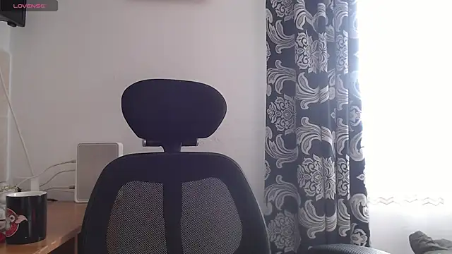 Snapshot of RosieHayes chatting on 11-17-25, 10:19 RosieHayes online show from 11-17-25, 10:19