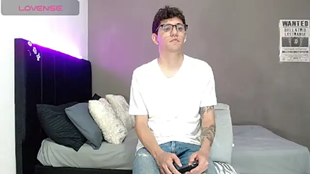 Matteo12  online show from 03-30-26, 07:59