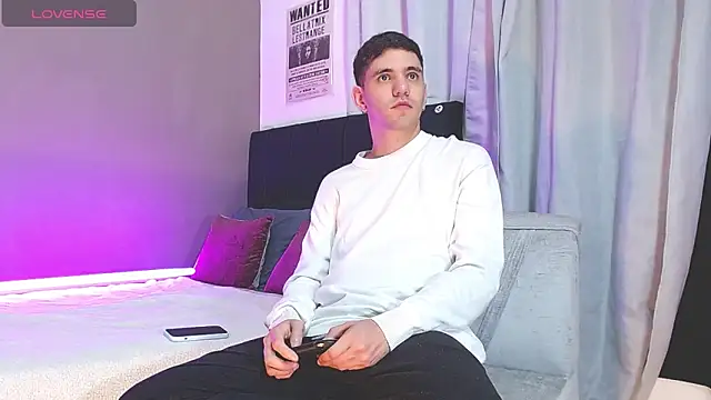 Matteo12  online show from 11-11-25, 11:53