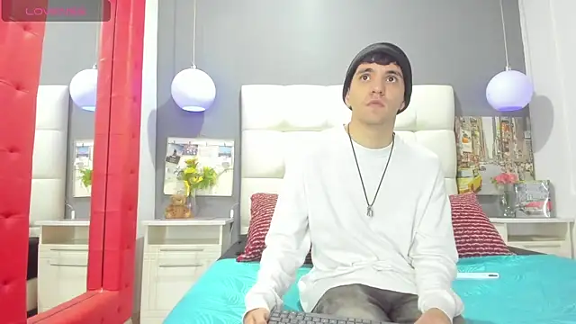 Matteo12  online show from 11-02-25, 02:38