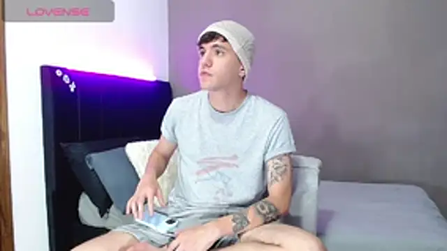 Matteo12  online show from 03-11-26, 10:48