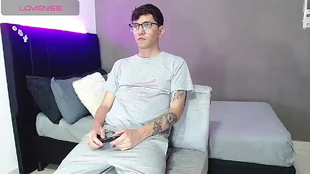 Matteo12  online show from 03-13-26, 05:12