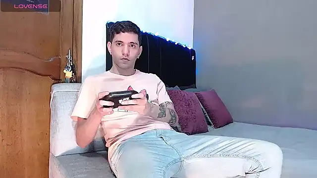 Matteo12  online show from 01-08-26, 04:29